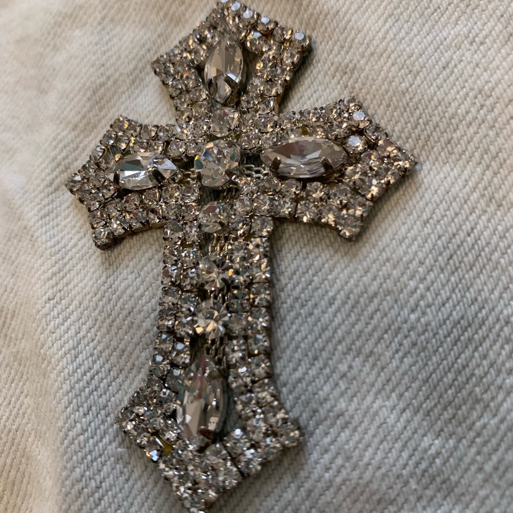 Embellished Levi’s Vest - Picture 5 of 5